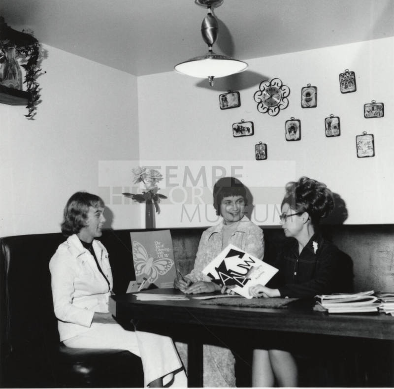 Preparing For AAUW Membership Luncheon - Tempe Daily News