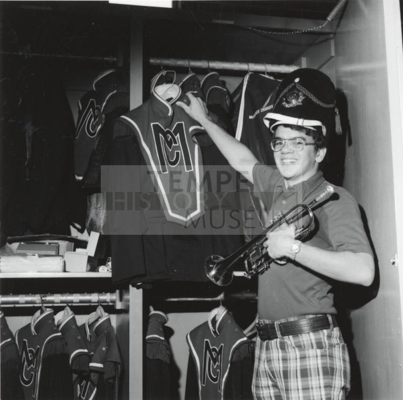 Hanging Up For The Last Time - Tempe Daily News - May 11, 1977