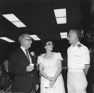 Teachers Honor Columnist - Tempe Daily News - May 6, 1977