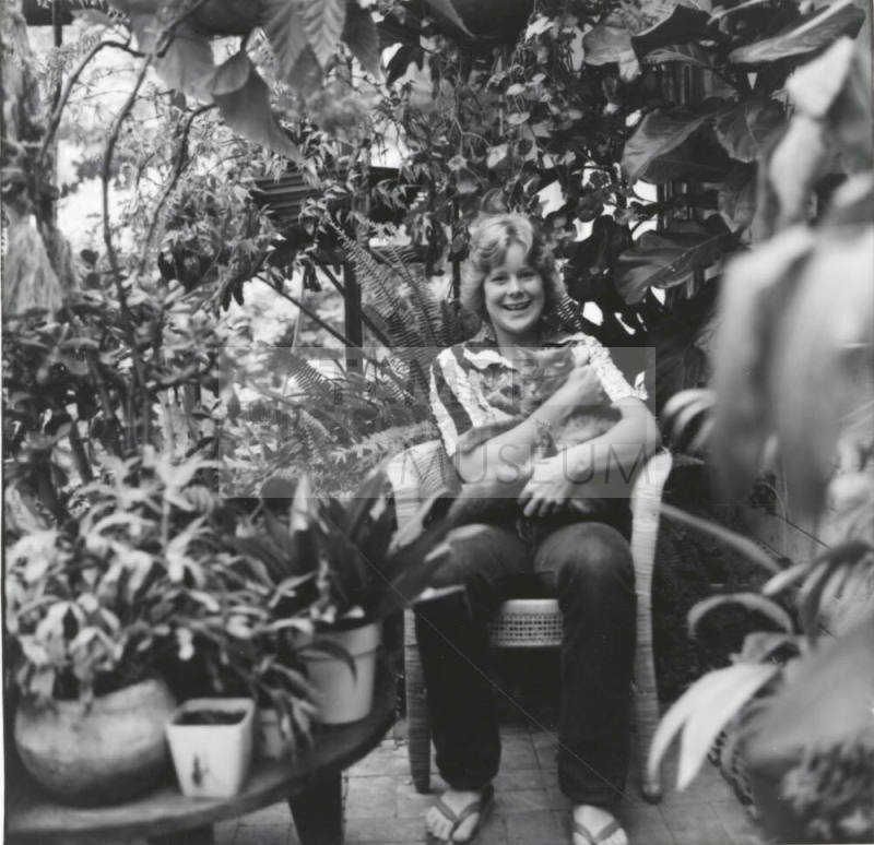 Tempe High Senior Annette Bouwer To Give Commencement Address - Tempe Daily News - May 9, 1977