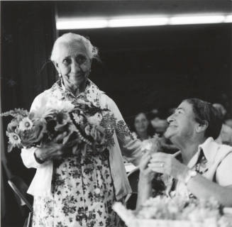 Making Friends - Tempe Daily News - May 21, 1977
