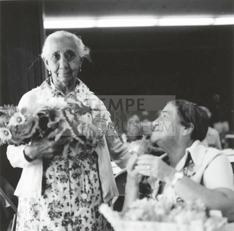 Making Friends - Tempe Daily News - May 21, 1977