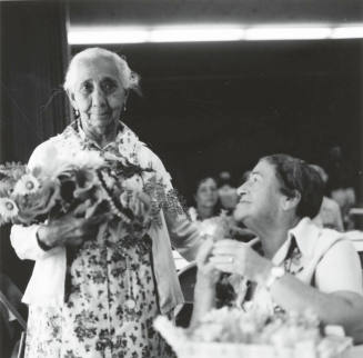 Making Friends - Tempe Daily News - May 21, 1977