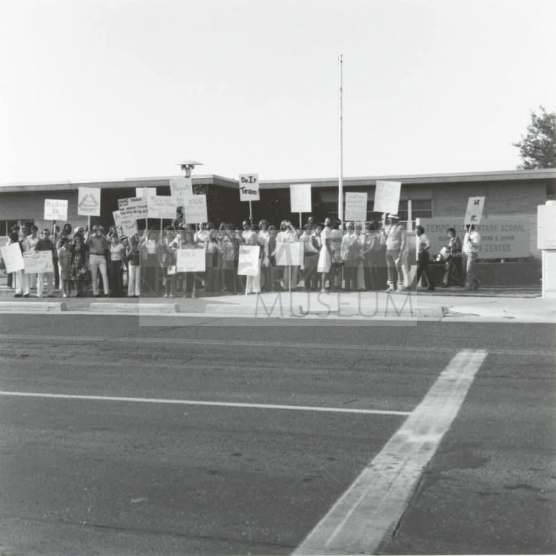 Picketers in front of Tempe Elementary School