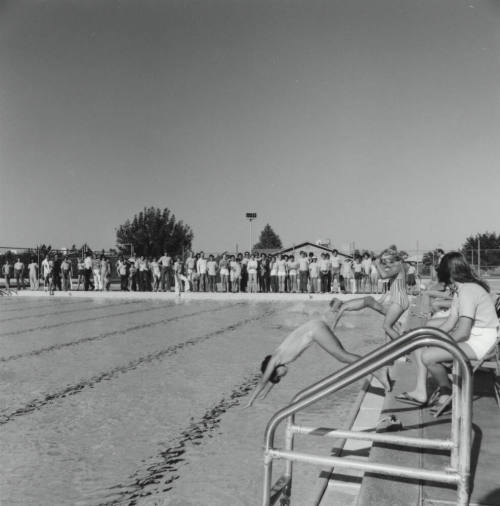 One, Two, Three, Go! - Tempe Daily News, May 26, 1977