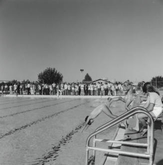 One, Two, Three, Go! - Tempe Daily News, May 26, 1977