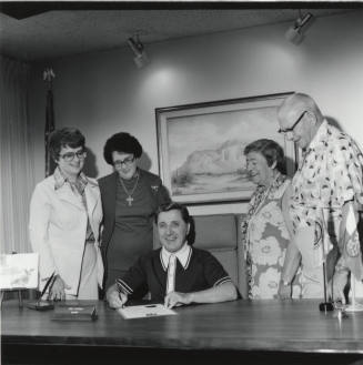 Salute To Seniors - Tempe Daily News - May 21, 1977