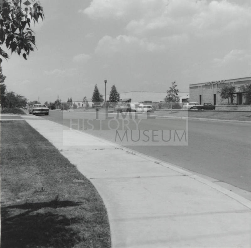 Unidentified Street Scene - Motorola