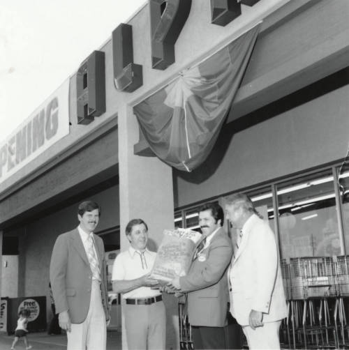 Bag  Job. - Tempe Daily News, June 3 1977