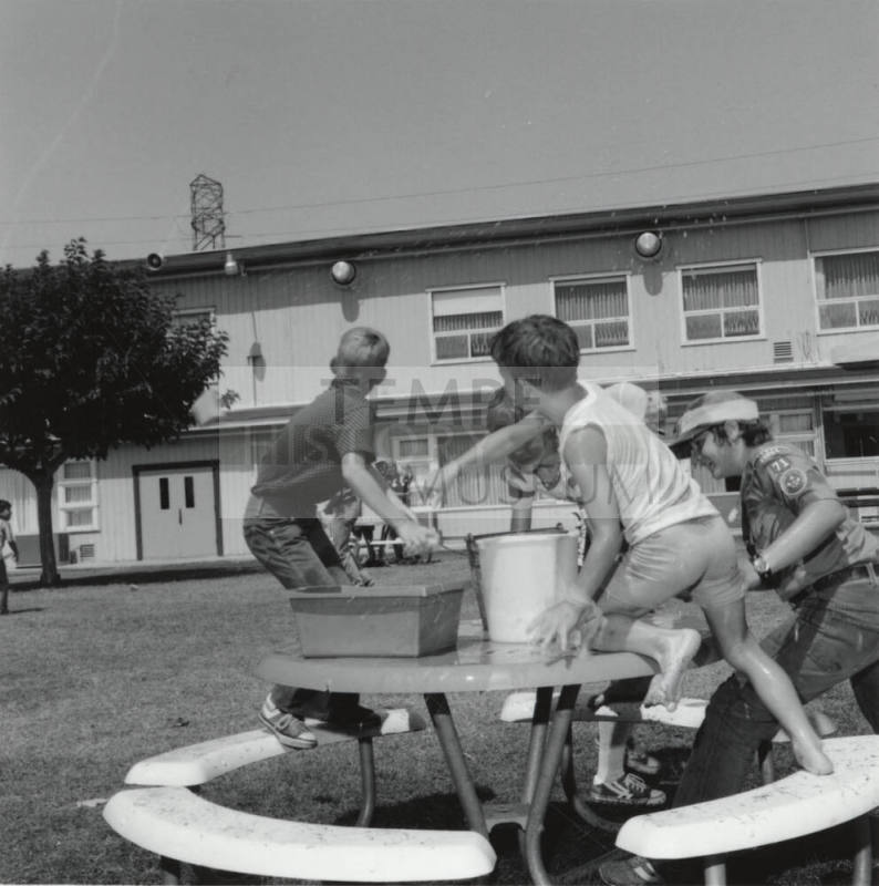 Cooling Off. - Tempe Daily News, June 4 1977