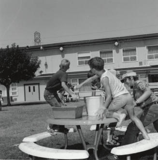 Cooling Off. - Tempe Daily News, June 4 1977