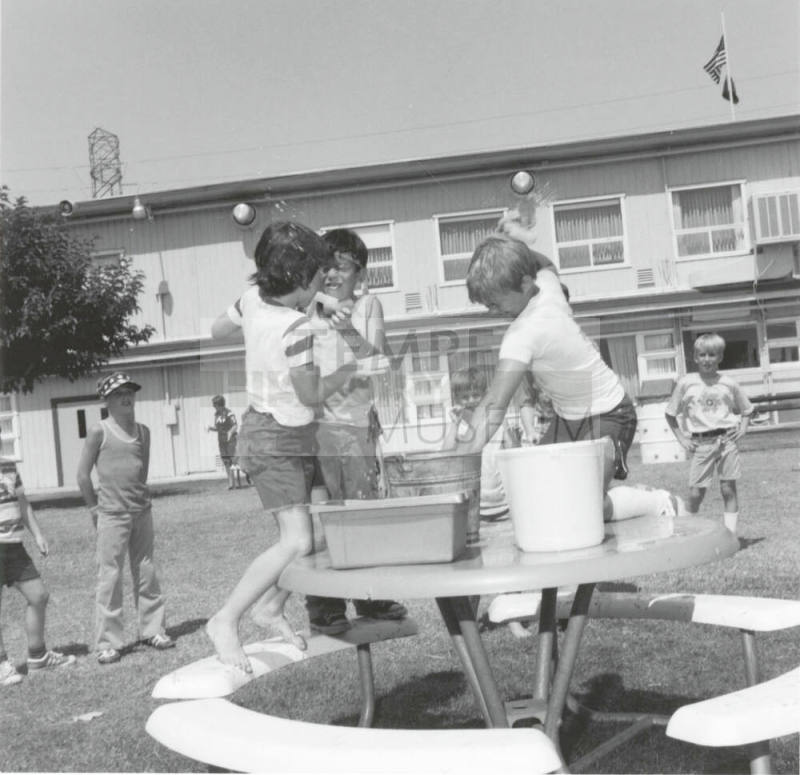 Cooling Off. - Tempe Daily News, June 4 1977