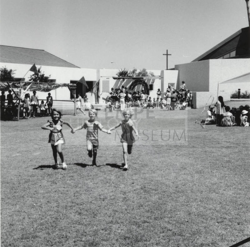 Signs Of Summer - Tempe Daily News - June 16, 1977