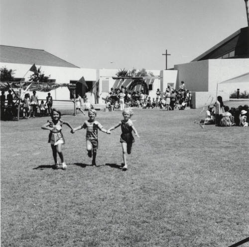 Signs Of Summer - Tempe Daily News - June 16, 1977