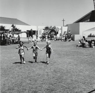 Signs Of Summer - Tempe Daily News - June 16, 1977