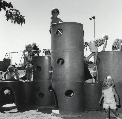 Signs Of Summer - Tempe Daily News - June 16, 1977