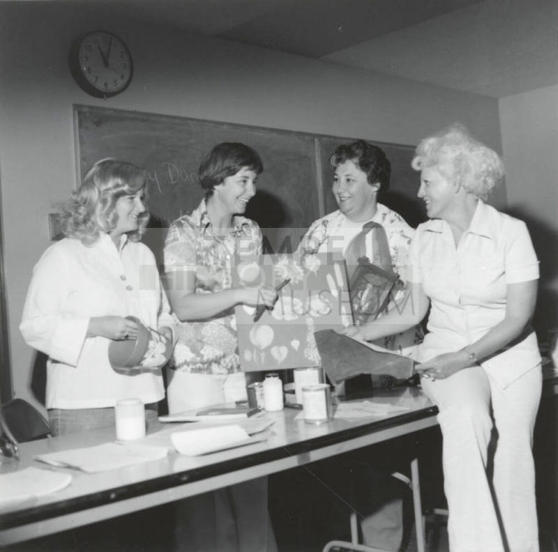 The Belles Tole.  - Tempe Daily News, June 18 1977