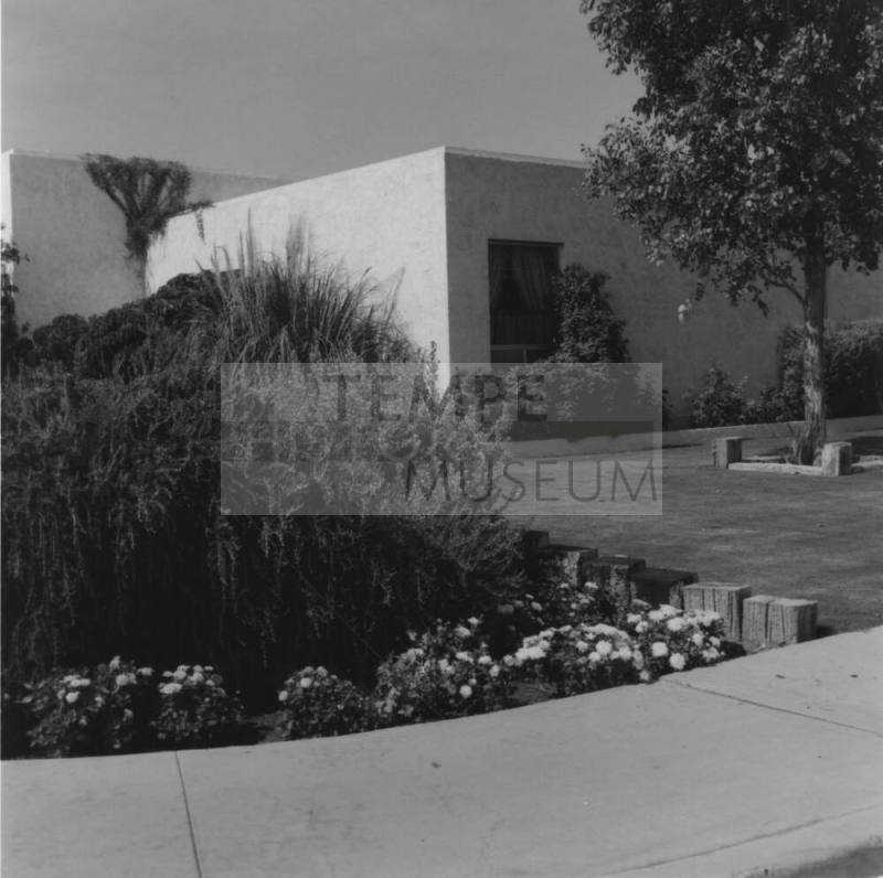 Yard of the Month. - Tempe Daily News, June 21 1977
