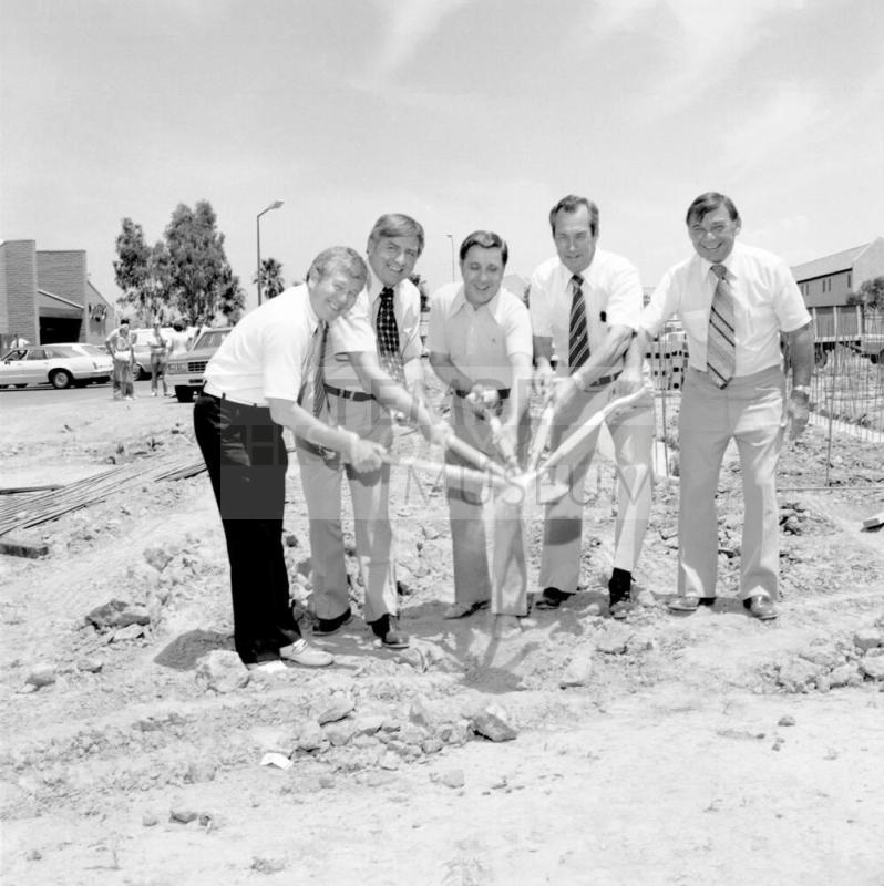 Anxious to get started. - Tempe Daily News, June 12 1977