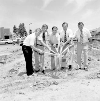 Anxious to get started. - Tempe Daily News, June 12 1977