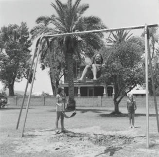 Old House New Generation. - Tempe Daily News, June 25 1977