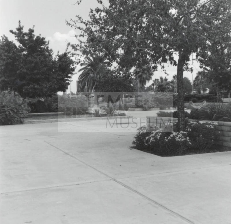 A Place To Pause - Tempe Daily News - July 7, 1977