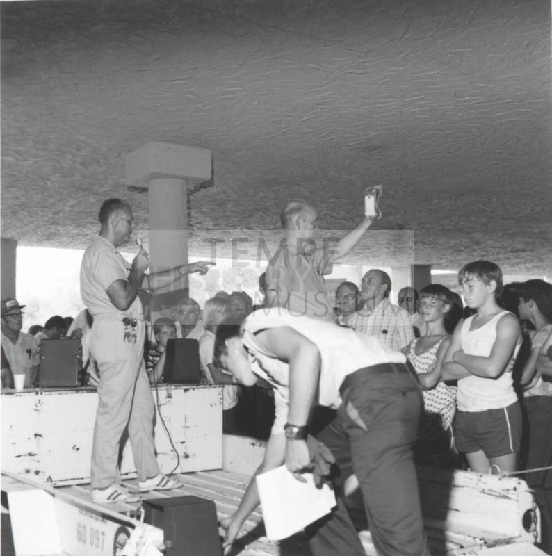 What Am I Bid?-Tempe Police Auction-Tempe Daily News caption, July 18, 1977