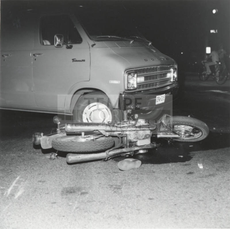 Intersection Crash - Tempe Daily News - July 1977 (3 of 8)