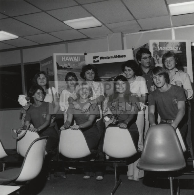 Keeping The Airlines Busy - Sister Cities - Tempe Daily News, July 27 1977