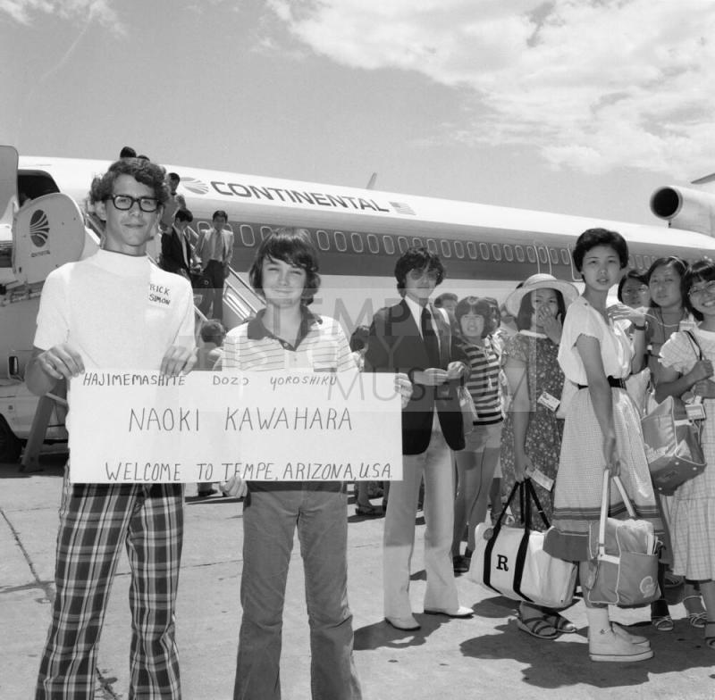 Keeping The Airlines Busy. - Tempe Daily News, July 27 1977