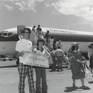 Keeping The Airlines Busy. - Tempe Daily News, July 27 1977