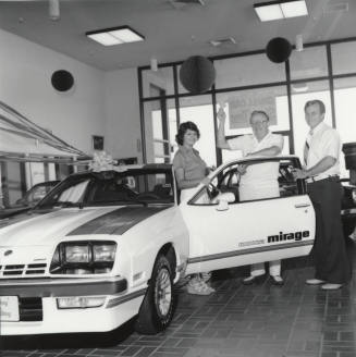 Happy Winner - Tempe Daily News - August 5, 1977 (Published Photo)