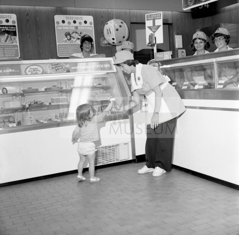 A Really Grand Opening - Tempe Daily News - August 12, 1977