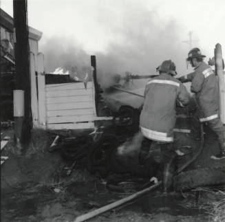 Tire Fire - Tempe Daily News - August 12, 1977 - (4 of 5)