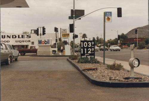 Mobile Gasoline Station - Mill Avenue and University Drive