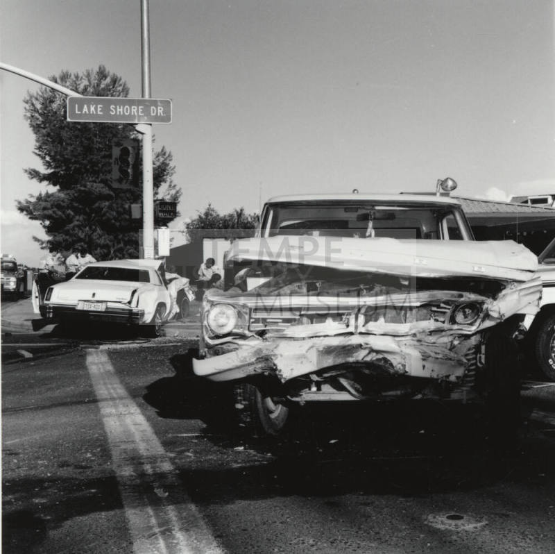 Front End Smashup. - Tempe Daily News, September 6 1977