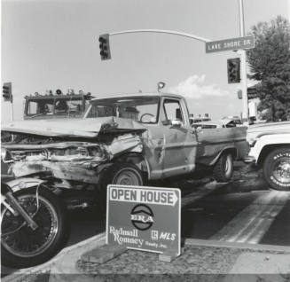Front End Smashup. - Tempe Daily News, September 6 1977