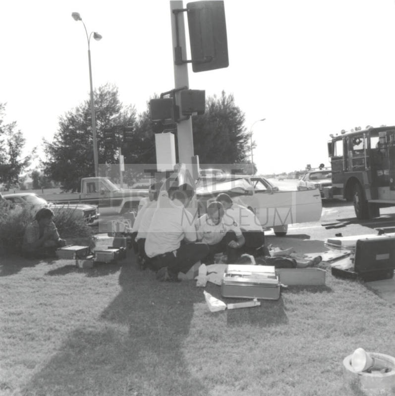 Front End Smashup. - Tempe Daily News, September 6 1977