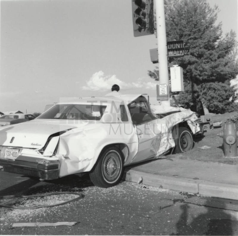 Front End Smashup. - Tempe Daily News, September 6 1977