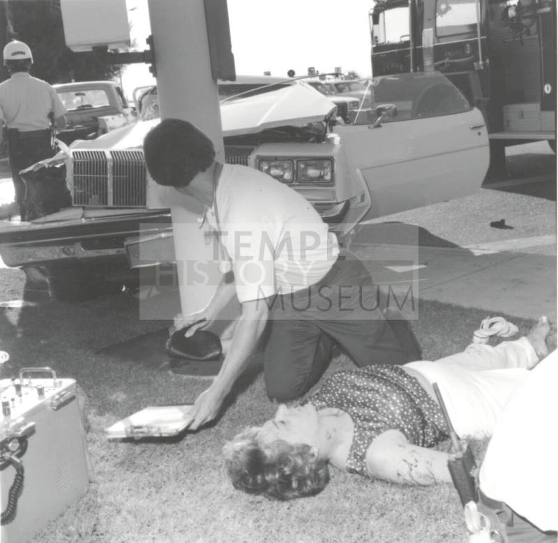 Front End Smashup. - Tempe Daily News, September 6 1977