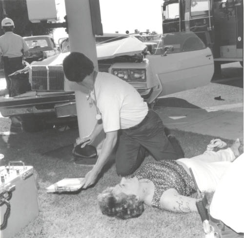 Front End Smashup. - Tempe Daily News, September 6 1977