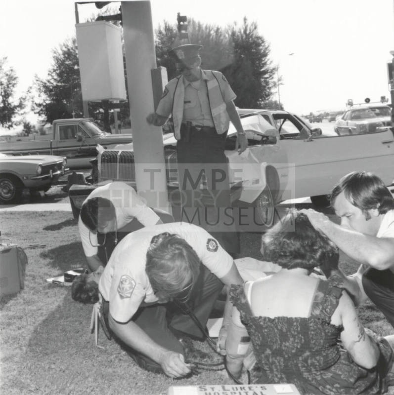 Front End Smashup. - Tempe Daily News, September 6 1977