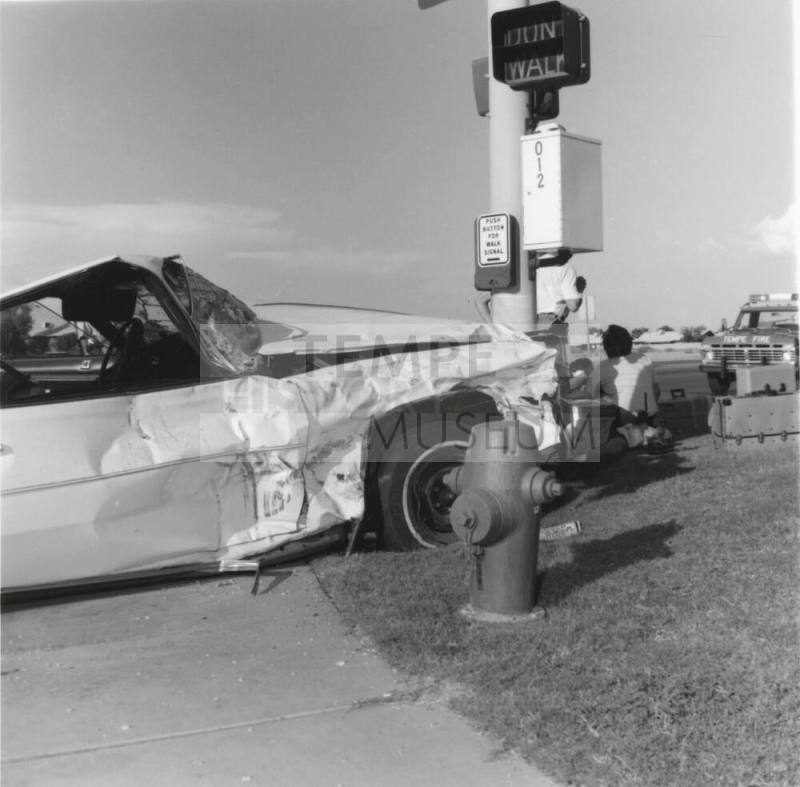 Front End Smashup. - Tempe Daily News, September 6 1977