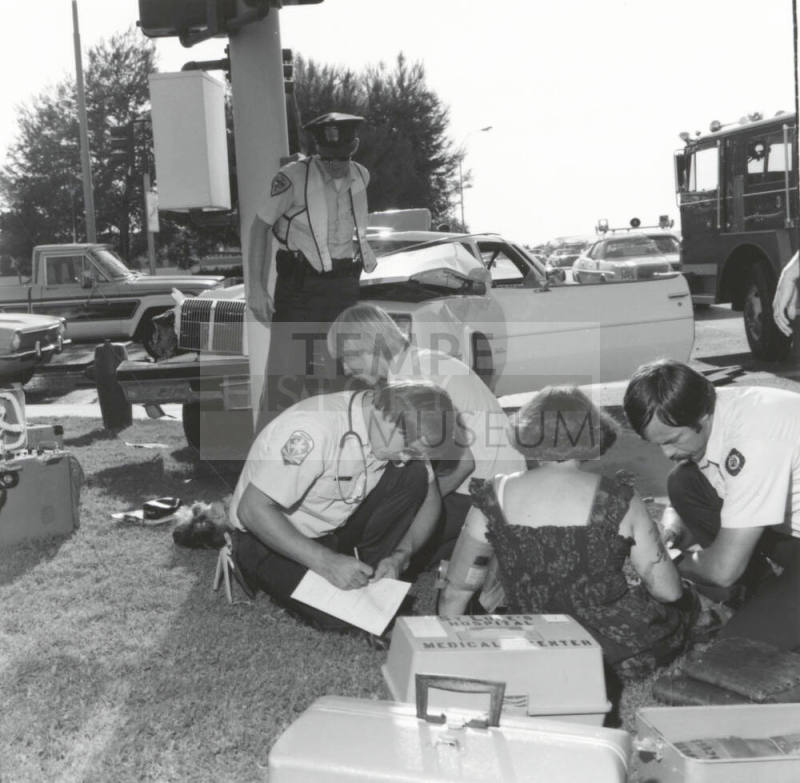 Front End Smashup. - Tempe Daily News, September 6 1977