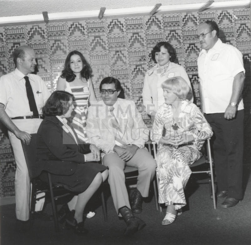 Center of Attention. - Tempe Daily News, September 2 1977