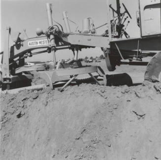 Moving Grounds. - Tempe Daily, September 1 1977