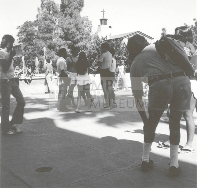 They're Back on Campus. - Tempe Daily News, August 30 1977