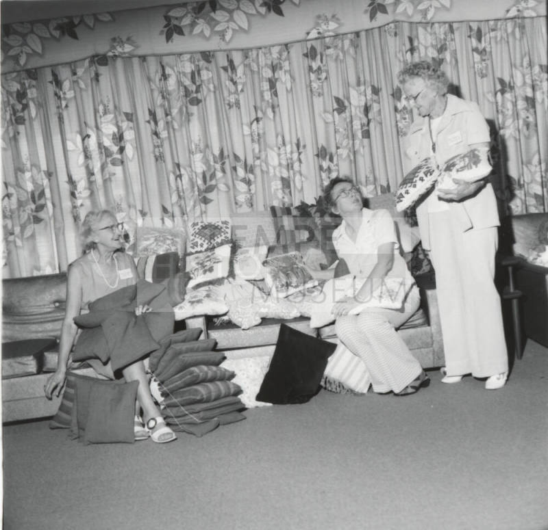 Gathering Together - Tempe Daily News - September 13, 1977