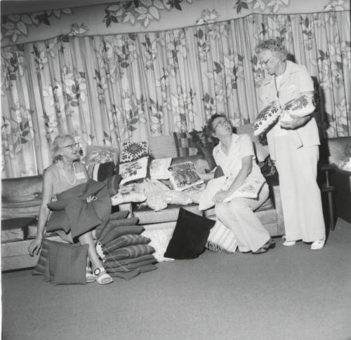 Gathering Together - Tempe Daily News - September 13, 1977