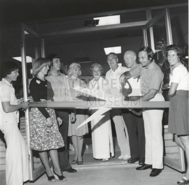 Big Enough To Do The Job - Tempe Daily News - September 17, 1977 - (1 of 2)